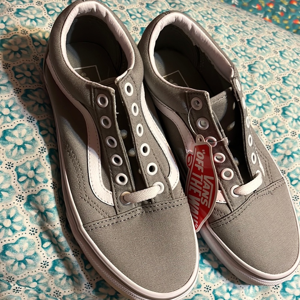 vans men 4.5 women 6.0 Brand new with tags